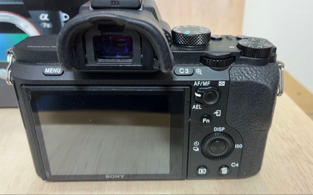 SONY α7 II （充電器＆バッテリー3個付) シャッター回数5946