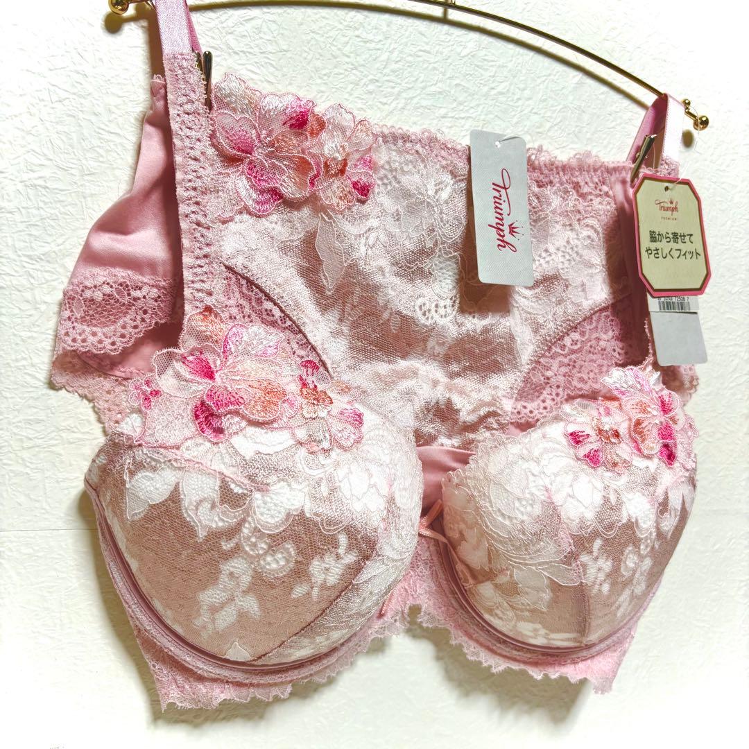 D70M トリンプ プレミアム 脇から寄せてやさしくフィット ブラ＆ショーツ