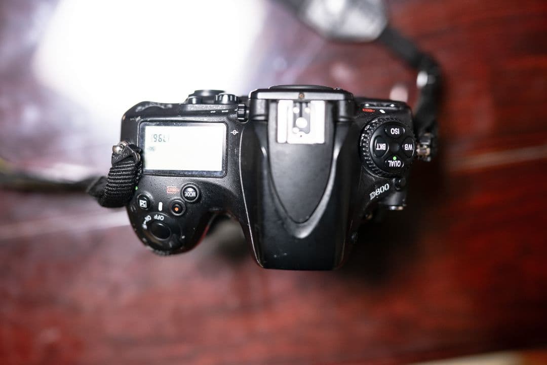 D800バッテリーグリップ付きシャッター回数11万回程CFカード16GB×2