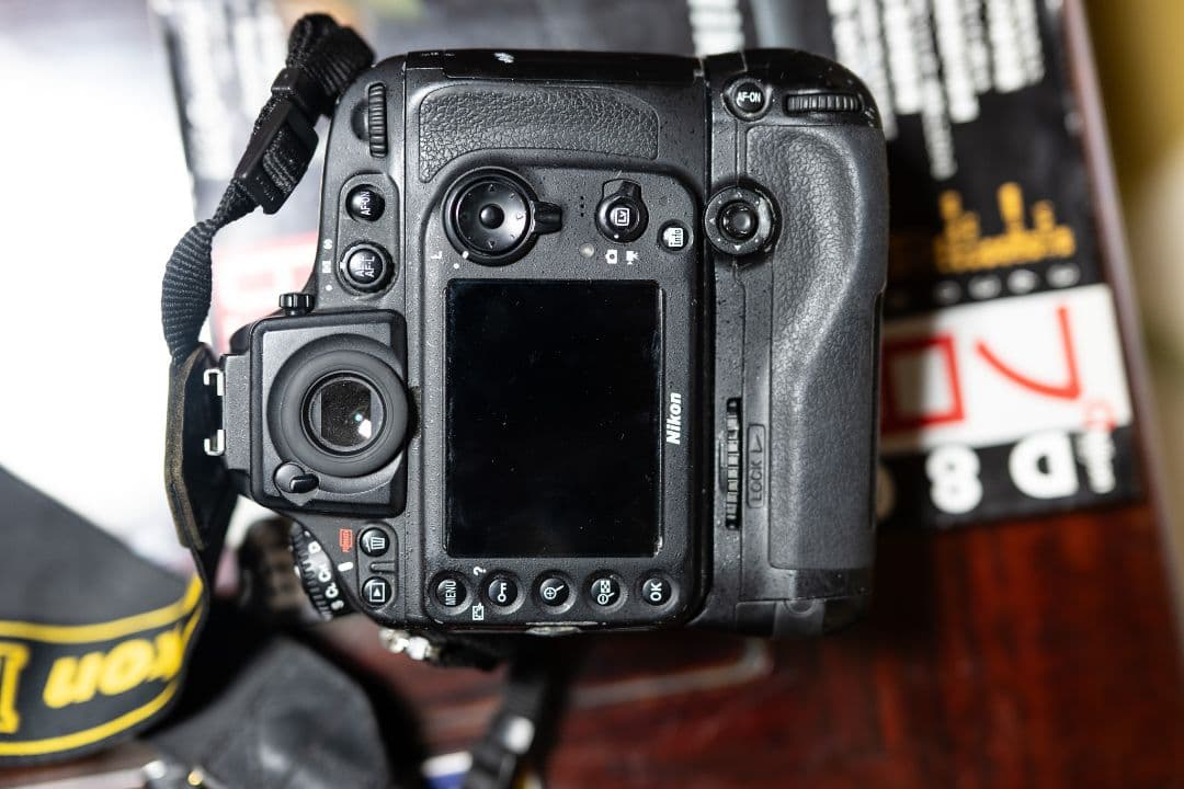 D800バッテリーグリップ付きシャッター回数11万回程CFカード16GB×2