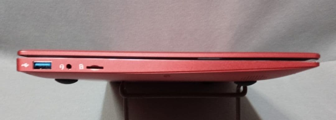 14インチ IPS メモリ4G SSD256G Windows10 ノートPC