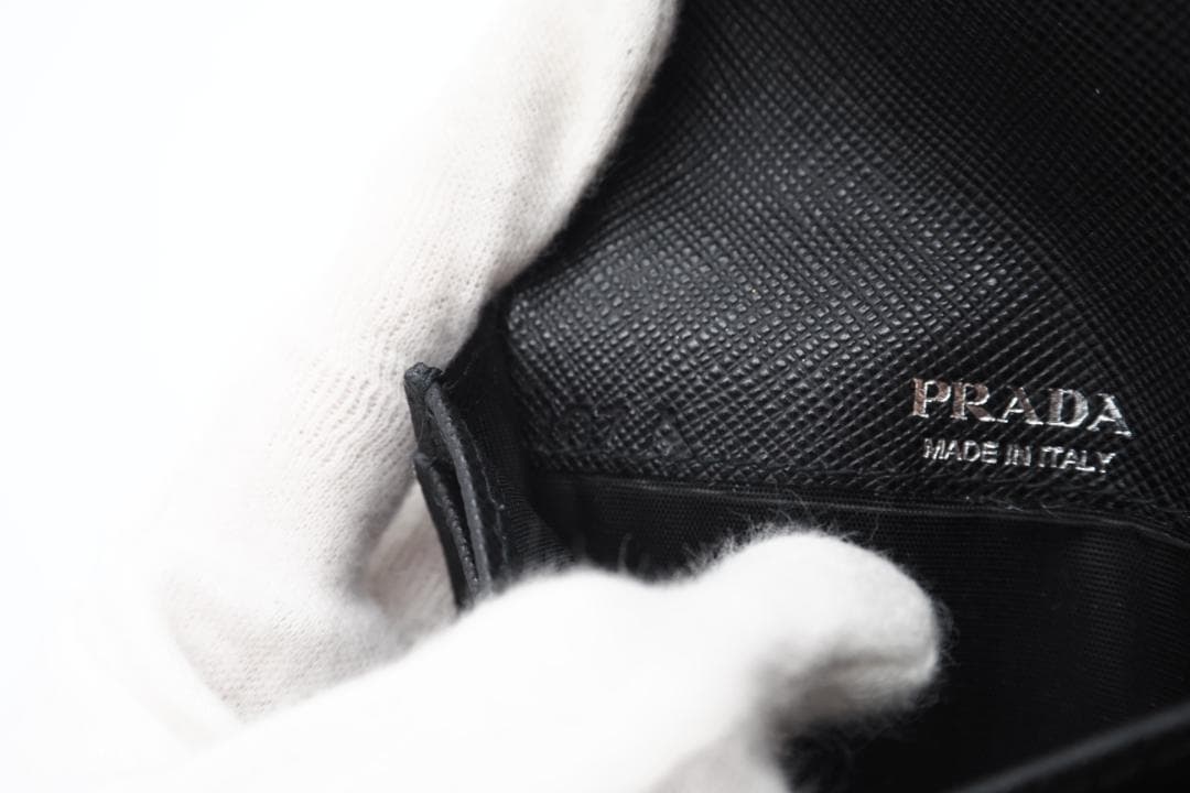 PRADA ケース サフィアーノ レザートライアングルロゴ ブラック A