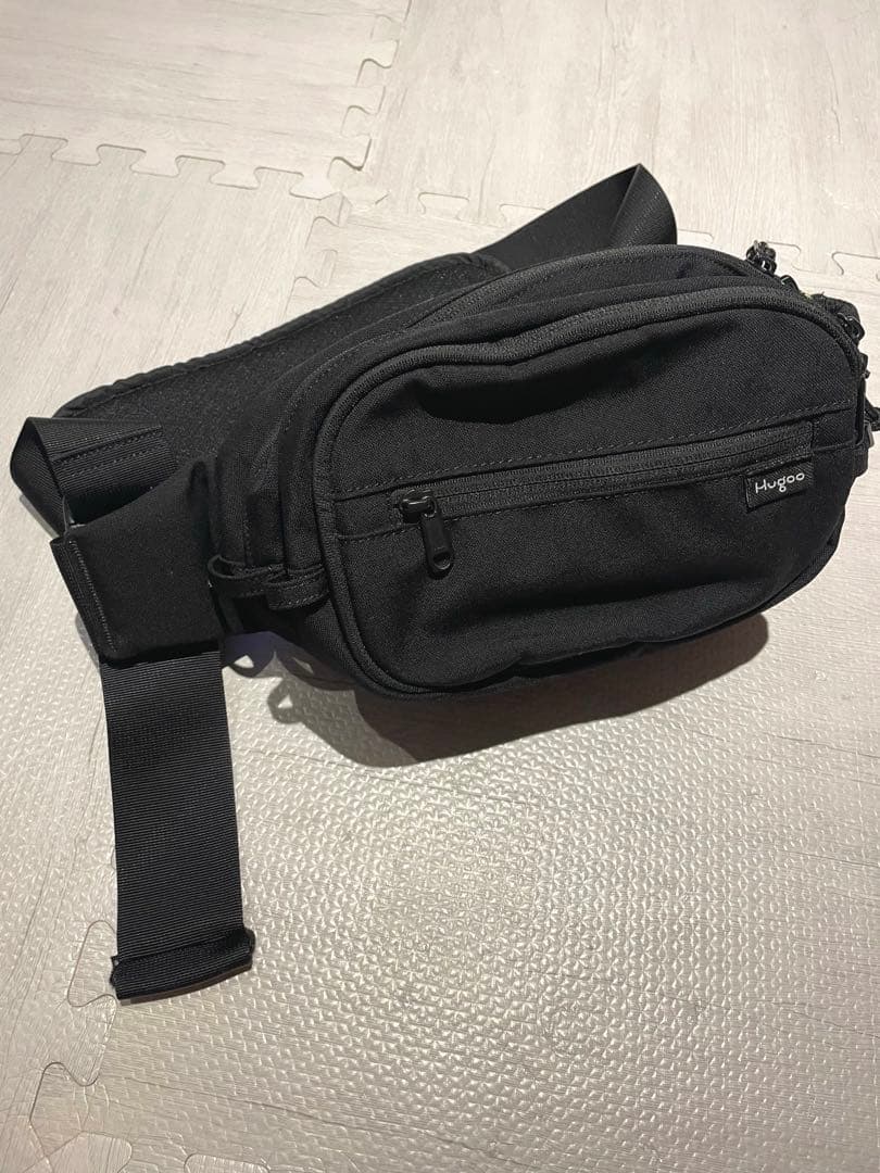 Hugoo ボディバッグ ブラック　ヒップシート　ハグー