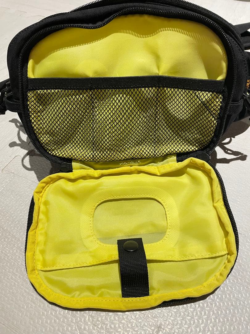 Hugoo ボディバッグ ブラック　ヒップシート　ハグー