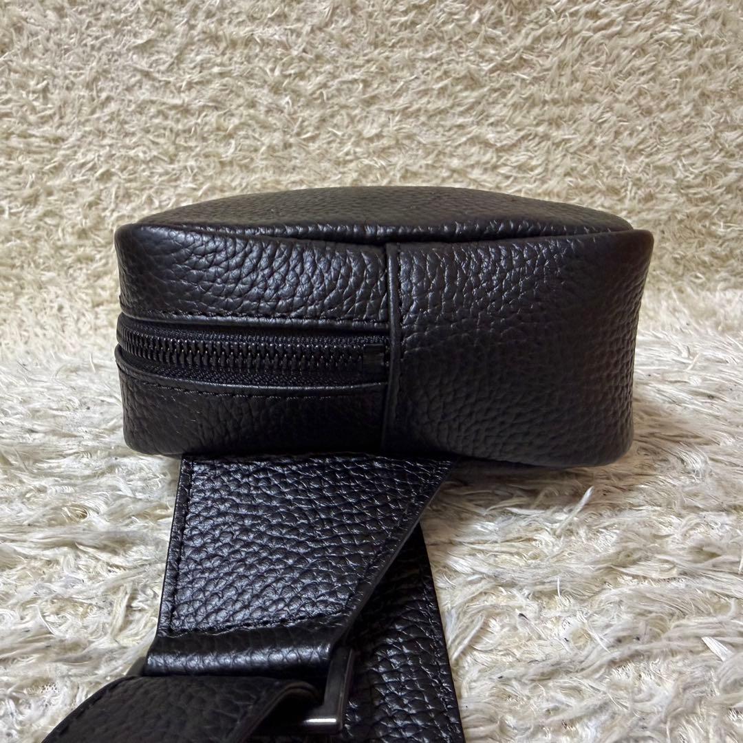 ☆極美品☆HushTug ハッシュタグ　ボディーバック　レザー　ブラック