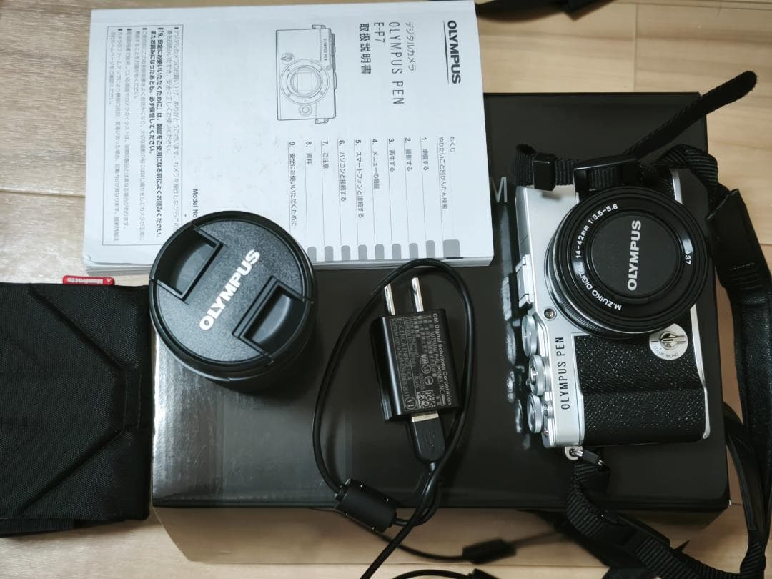 OLYMPUS PEN E-P7 EZダブルズームキット シルバー