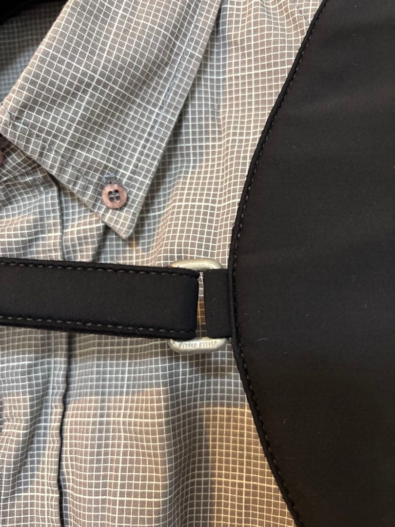 k*i様 OLDミュウミュウ・MIU MIU黒色ベスト型バッグ・2000年代購入