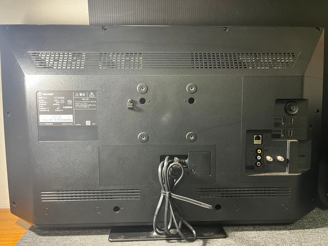 やまにしSHARP 2T-C32DE-B 32型　24年製