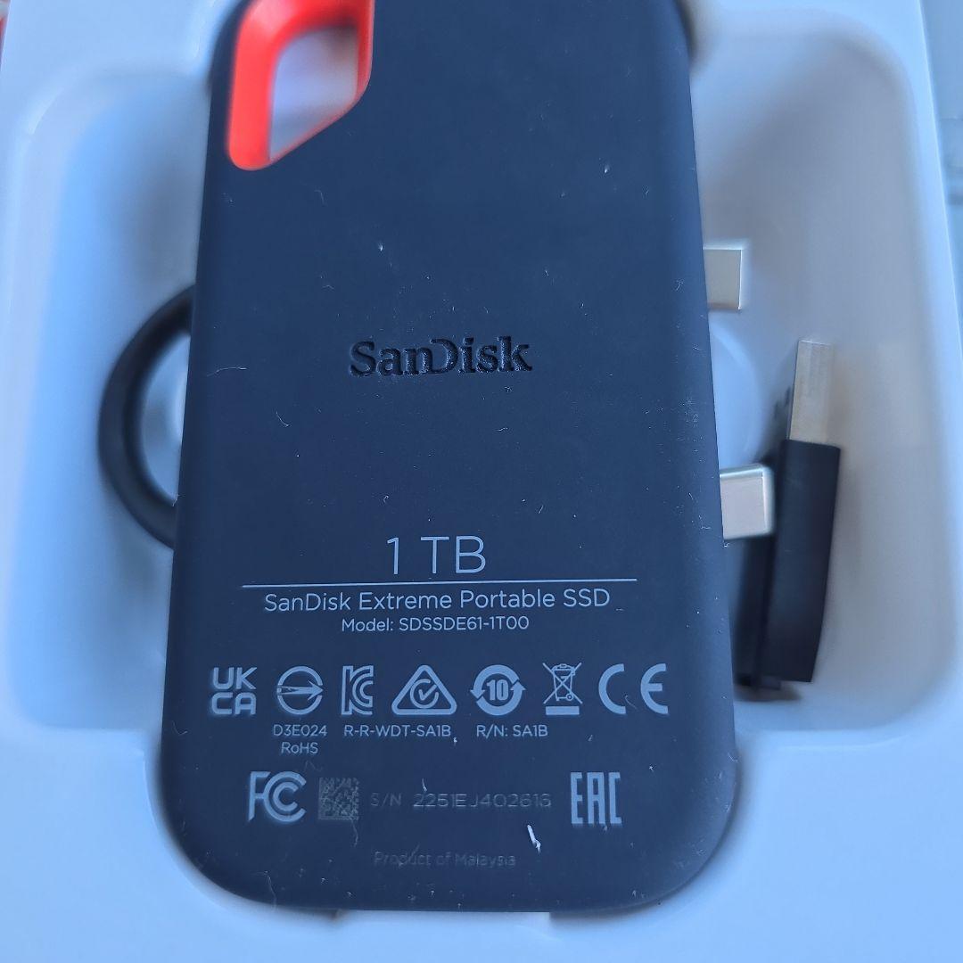 M*様 SanDisk Extreme ポータブルSSD 1TB 1050MB