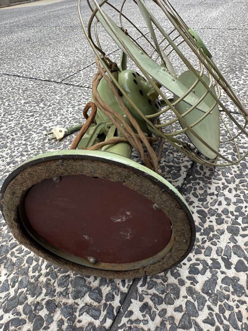 日*1様 三菱電機製の古い レトロ 卓上扇風機 グリーン 3枚羽アンティーク