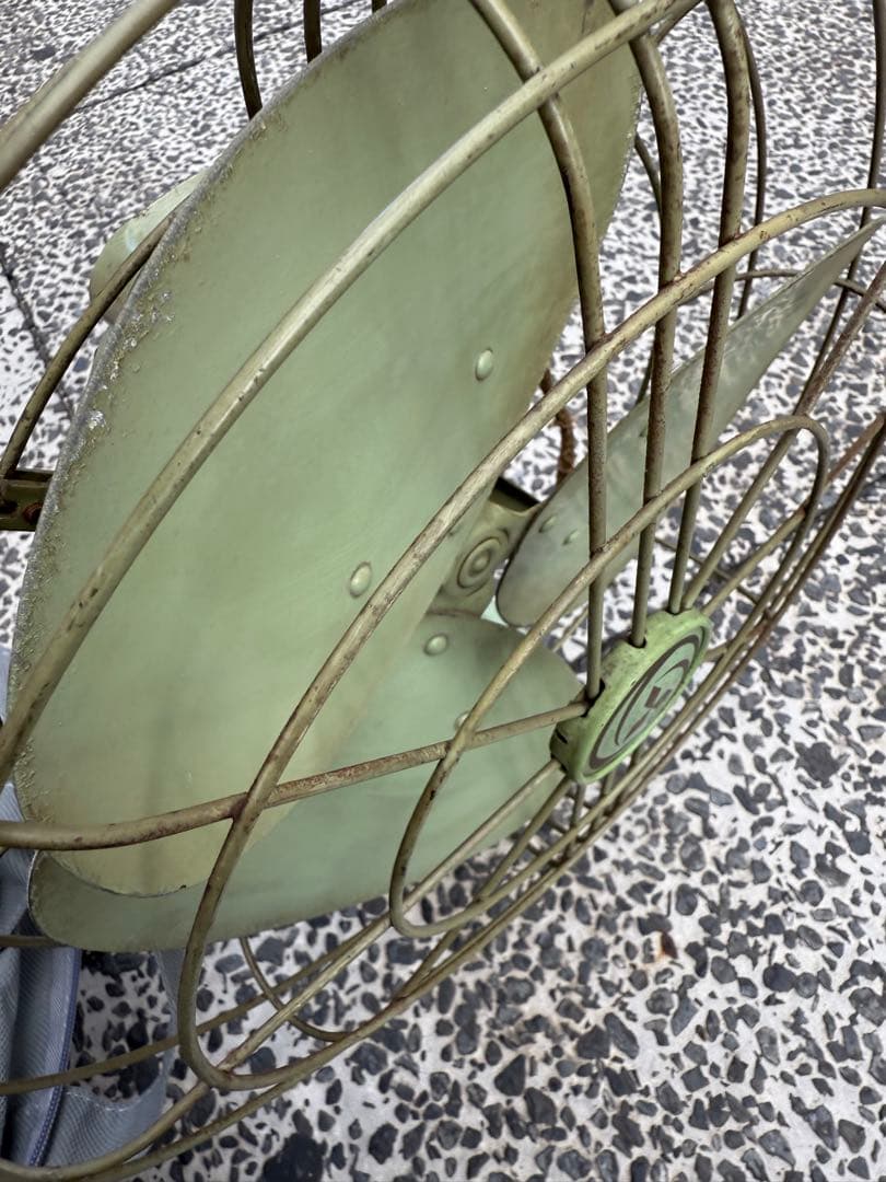 日*1様 三菱電機製の古い レトロ 卓上扇風機 グリーン 3枚羽アンティーク