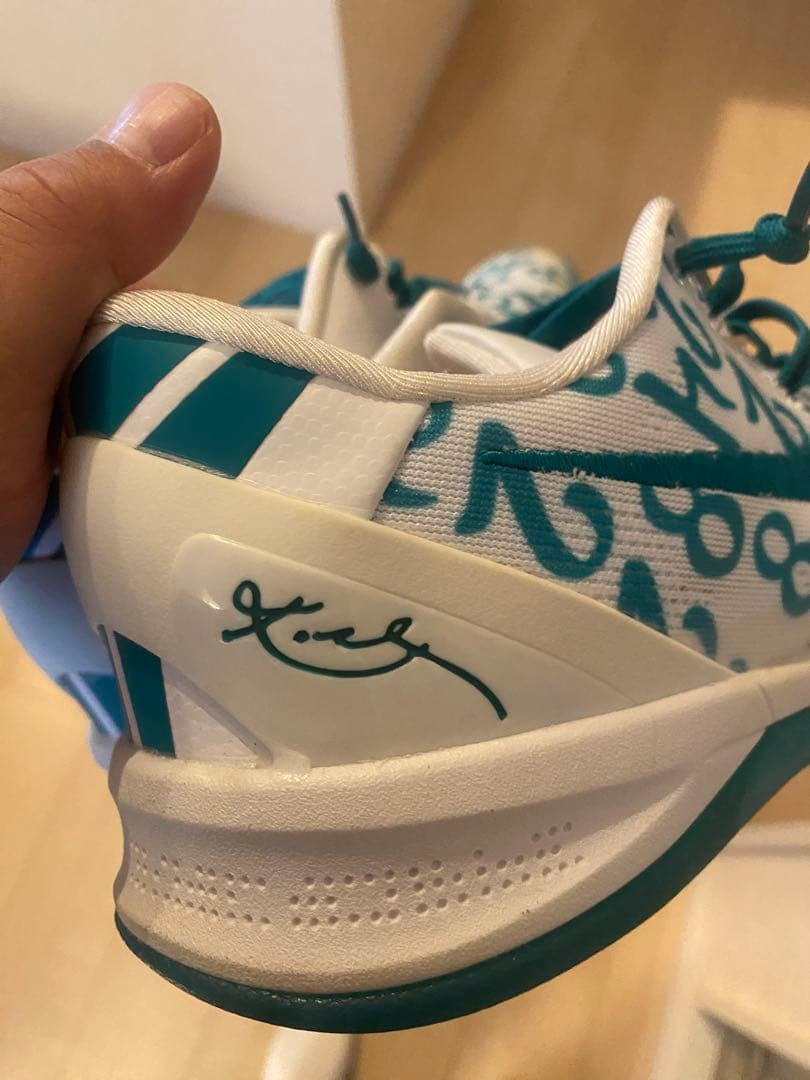 Nike Kobe シューズ ホワイト/ターコイズ