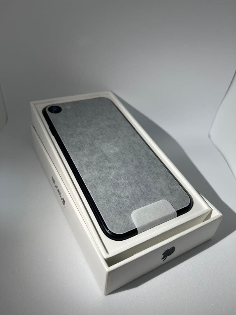 【未使用】iPhoneSE3 64GB