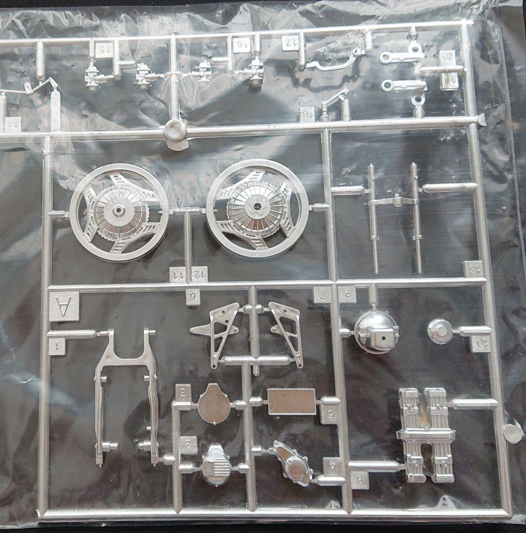 ロ*ー様 CBX４００F インテグラ 1/15 未使用 希少 プラモデル 箱傷み