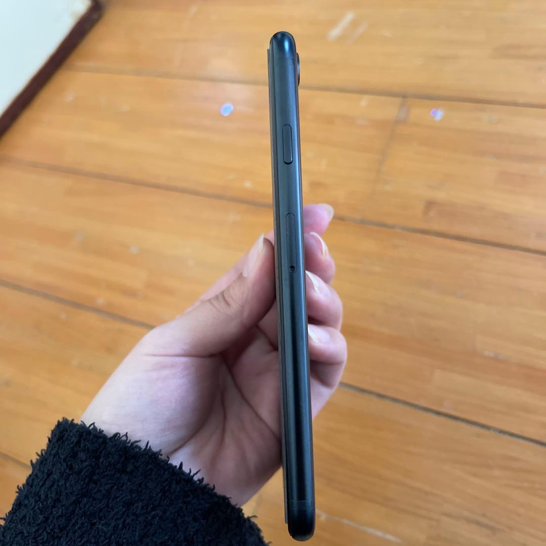 iPhone SE 第3世代 64GB SIMフリー バッテリー100％ 美品