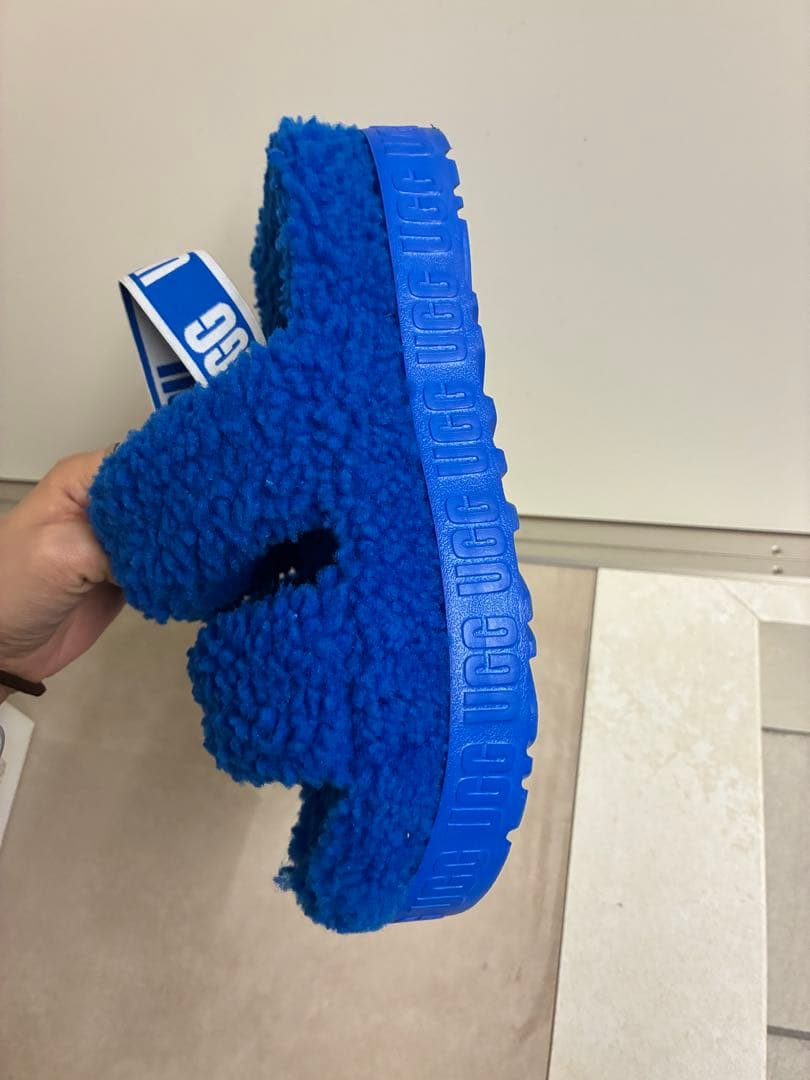 希少色　アグ　オー　フラッフィータ　厚底　もこもこサンダル　ブルー　24cm