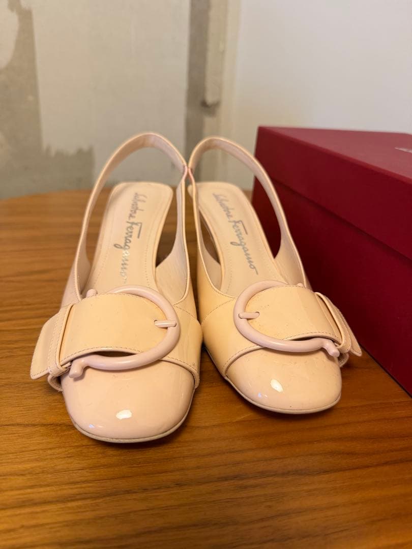 美品　Ferragamo