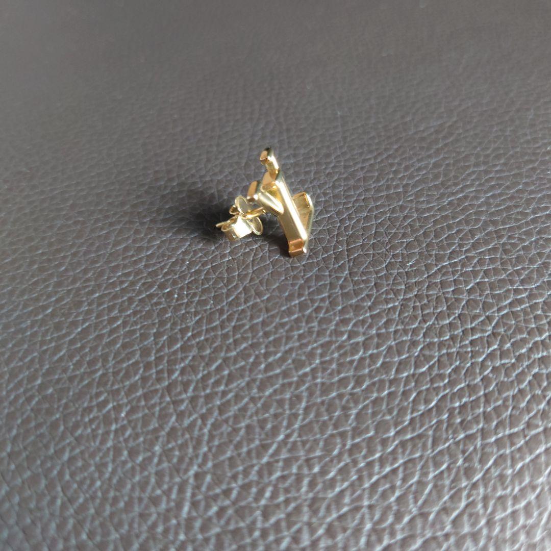 Louis Vuitton ゴールドロゴピアス(片耳用)