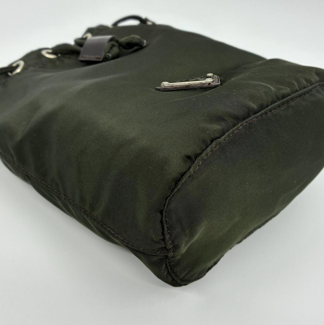 PRADA プラダ ナイロン 巾着ポーチ オリーブグリーン A1352B4