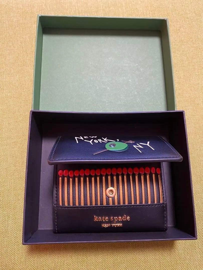 【新品】Kate Spade 名刺入れ ニューヨークデザイン(マティーニ)