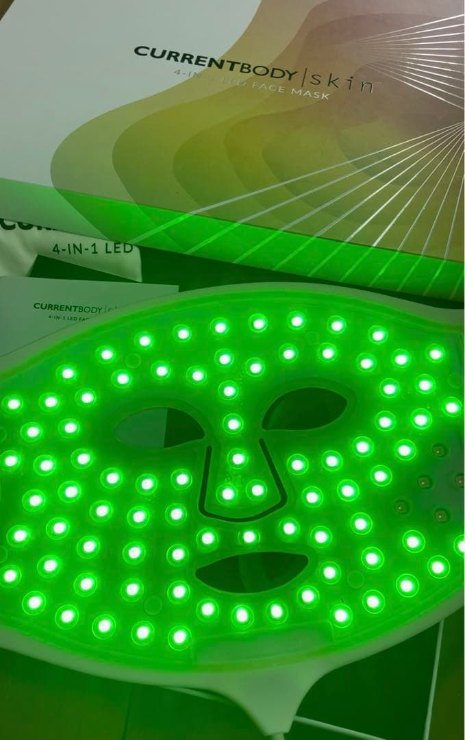 なおです♡CURRENTBODY 4-in-1 LED Face Mask