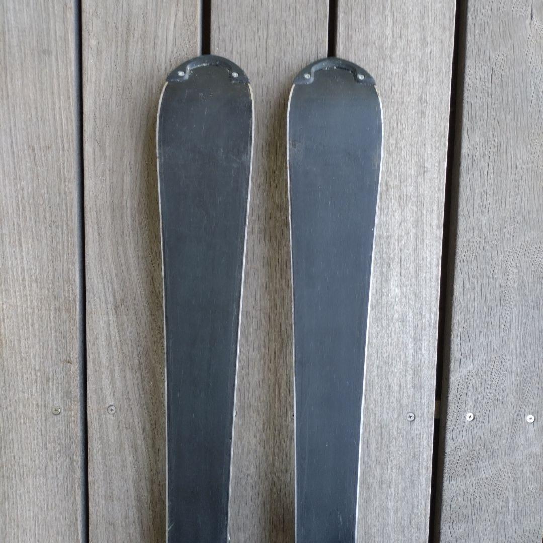 【値下げ】Nordica スキー板130センチ　ビンディング、ストック付き。