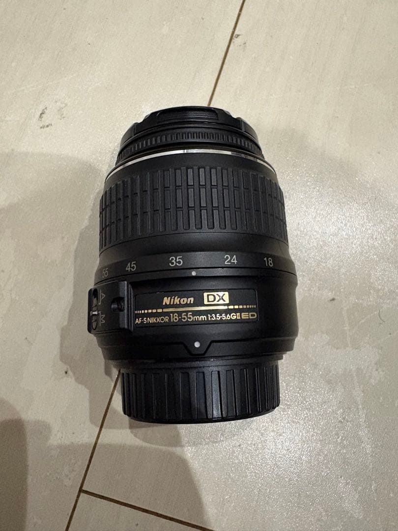 Nikon D40 デジタル一眼レフカメラ