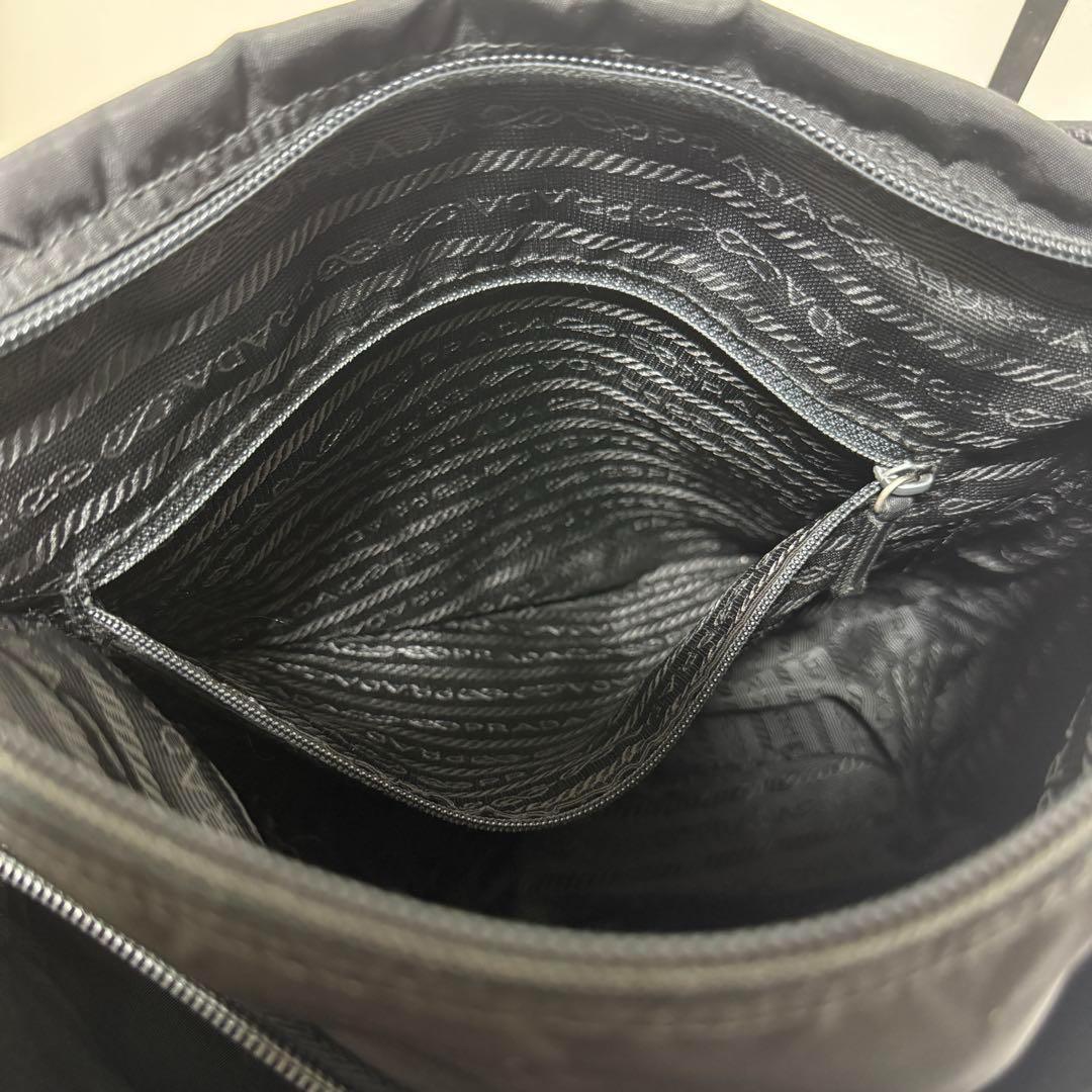 PRADA プラダ ショルダーバッグ メッセンジャー クロスボディ ボディバッグ