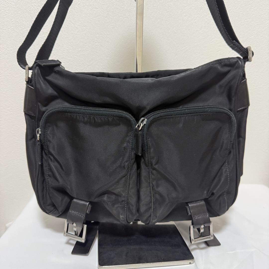 PRADA プラダ ショルダーバッグ メッセンジャー クロスボディ ボディバッグ