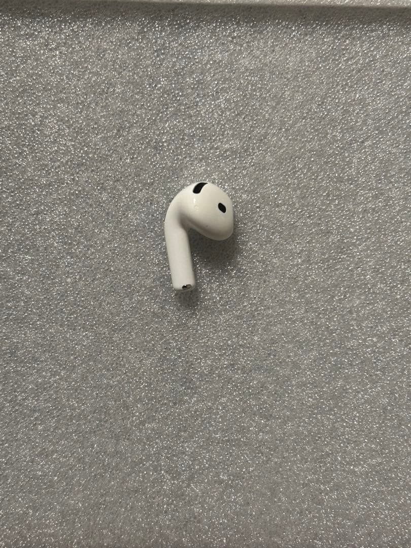 AirPods 第四世代 ANC搭載モデル　保護ケース付