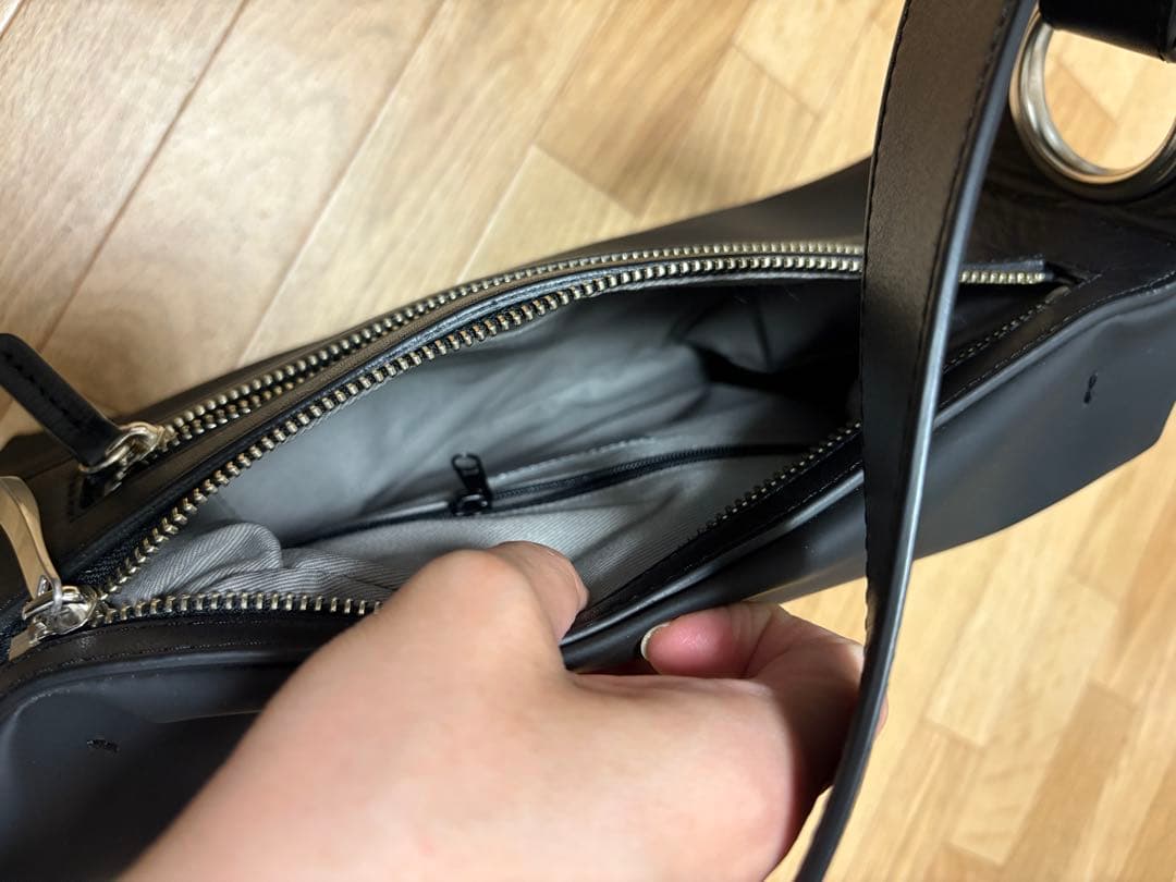 kawakawa rubber-cho ボディバッグMサイズ 美品　ブラック