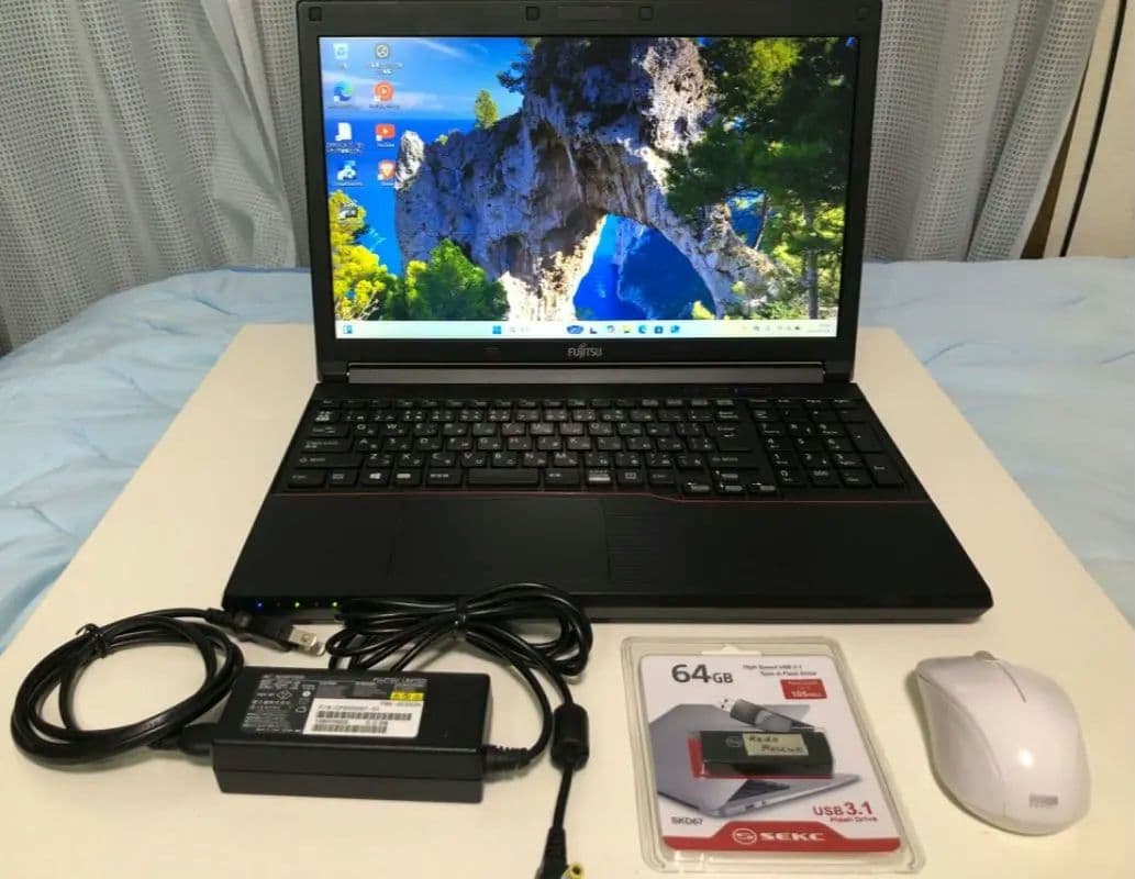 【SSD】 Win11 i5 8GB 256GB 富士通製ノートPC