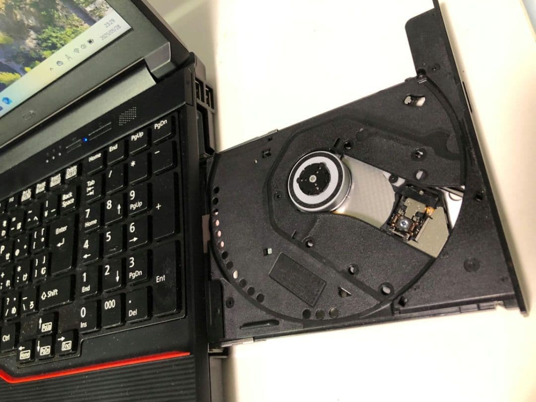 【SSD】 Win11 i5 8GB 256GB 富士通製ノートPC