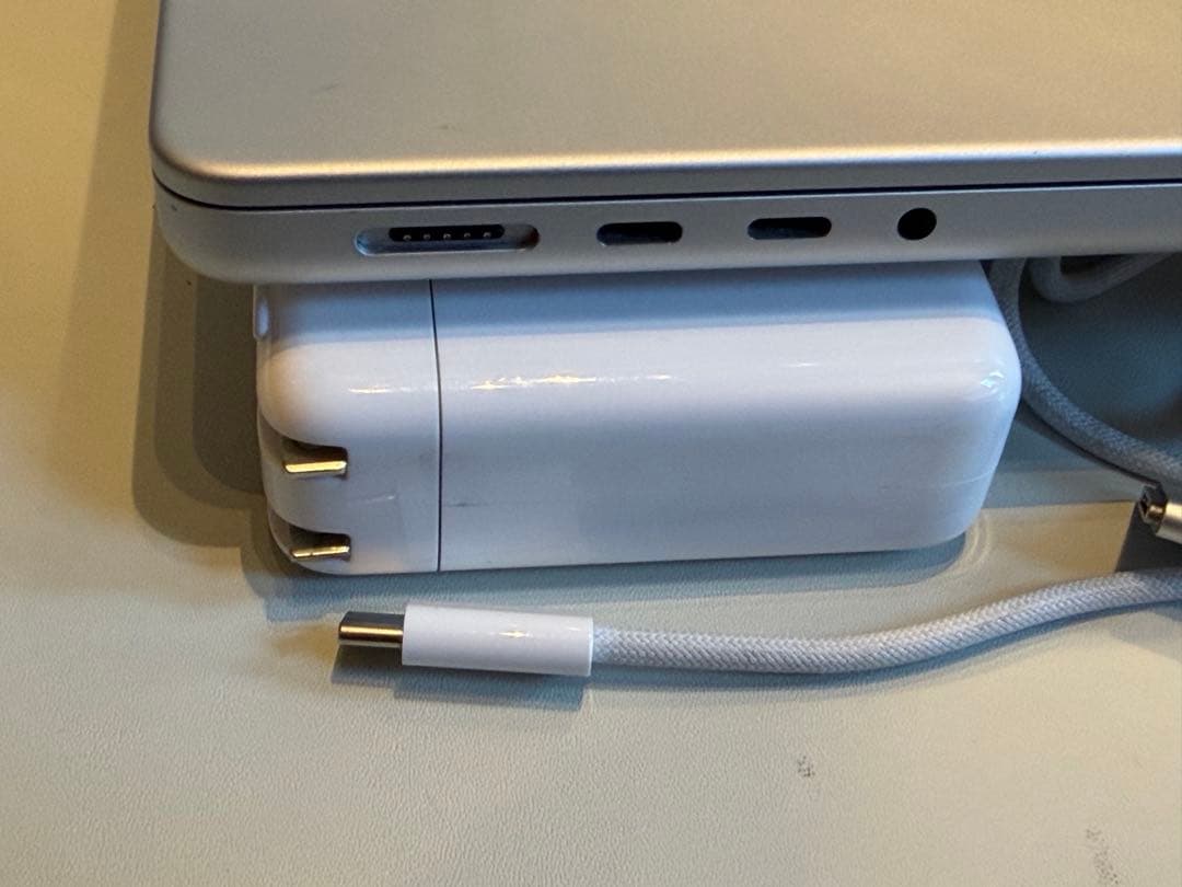 MacBook Pro 14“ M1 Max 64GB JIS