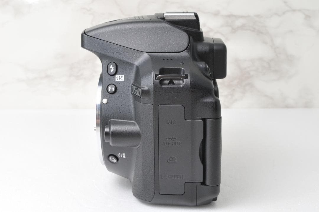 ショット数新品級❣️美品 Nikon D5300⭐️Wi-Fi スマホ転送 一眼レフ