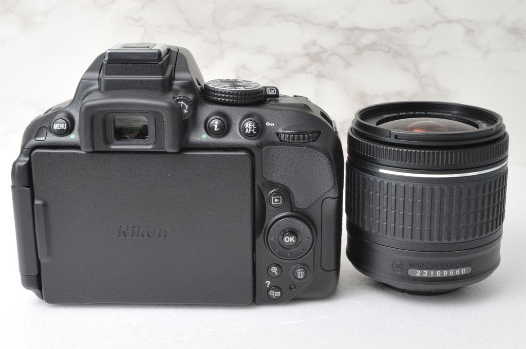 ショット数新品級❣️美品 Nikon D5300⭐️Wi-Fi スマホ転送 一眼レフ