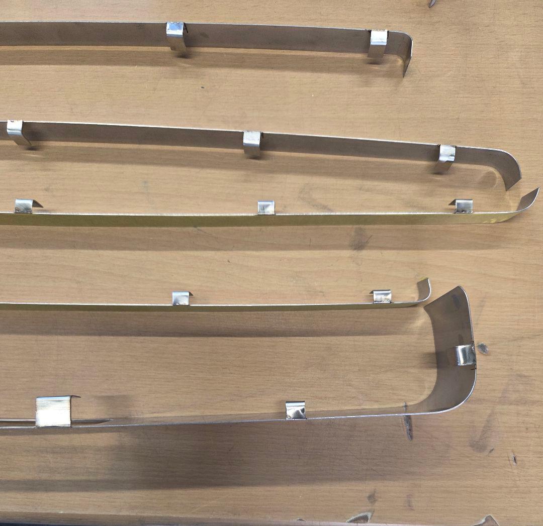 17スーパーグレート等　サイドステップ　フック付き鱗ステンレス