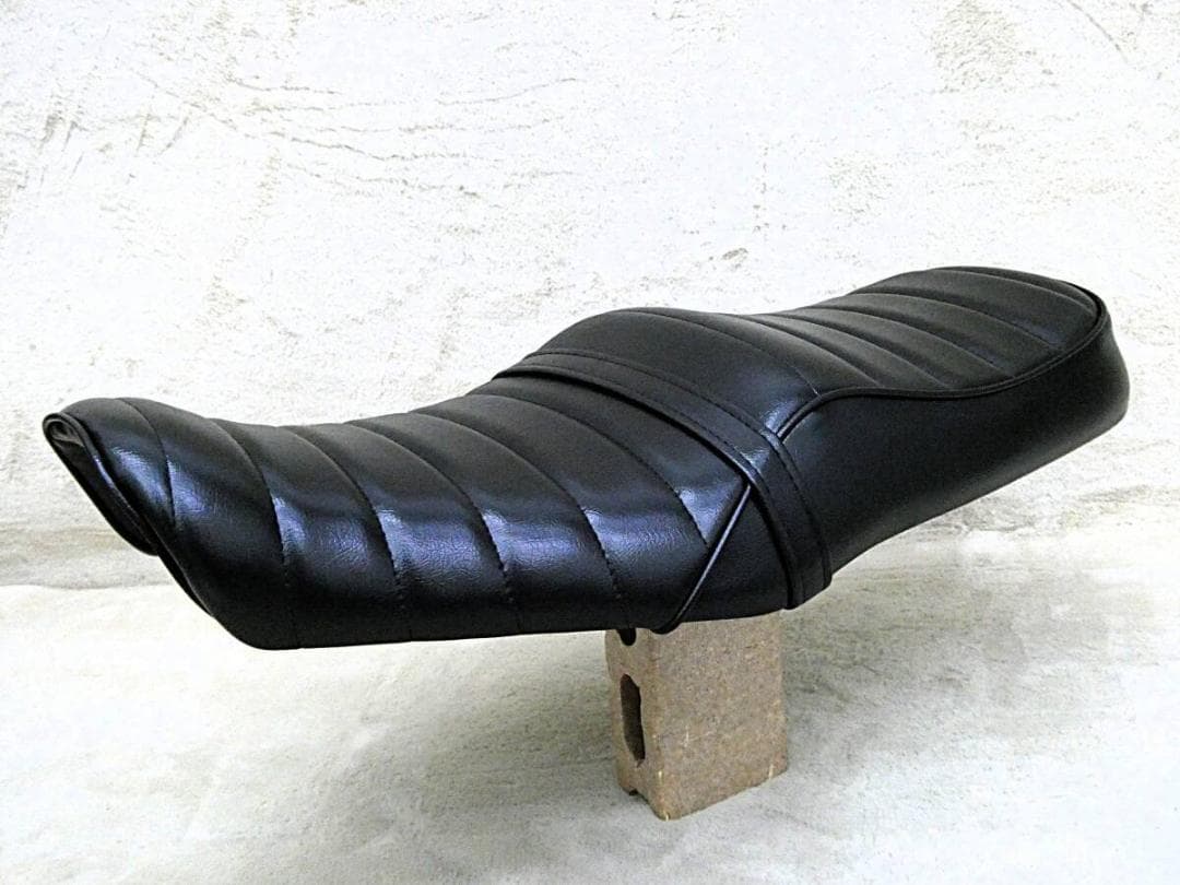 GB350 黒皮 タックロールシート/レザーNC59ブラック