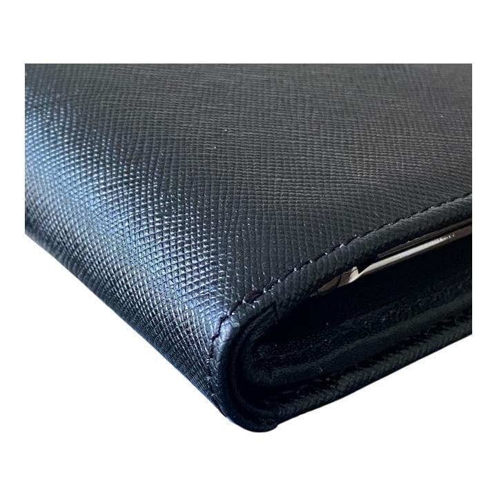 美品　ヴィヴィアンウエストウッド がま口 二つ折り財布 レザ- ブラック