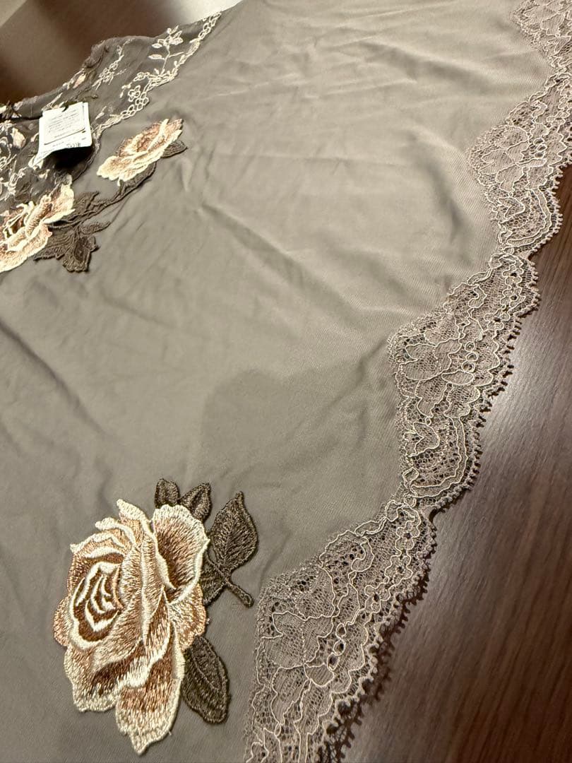 【ワコール】花柄刺繍ボディスーツ.キャミ. ペチコートの3点セット