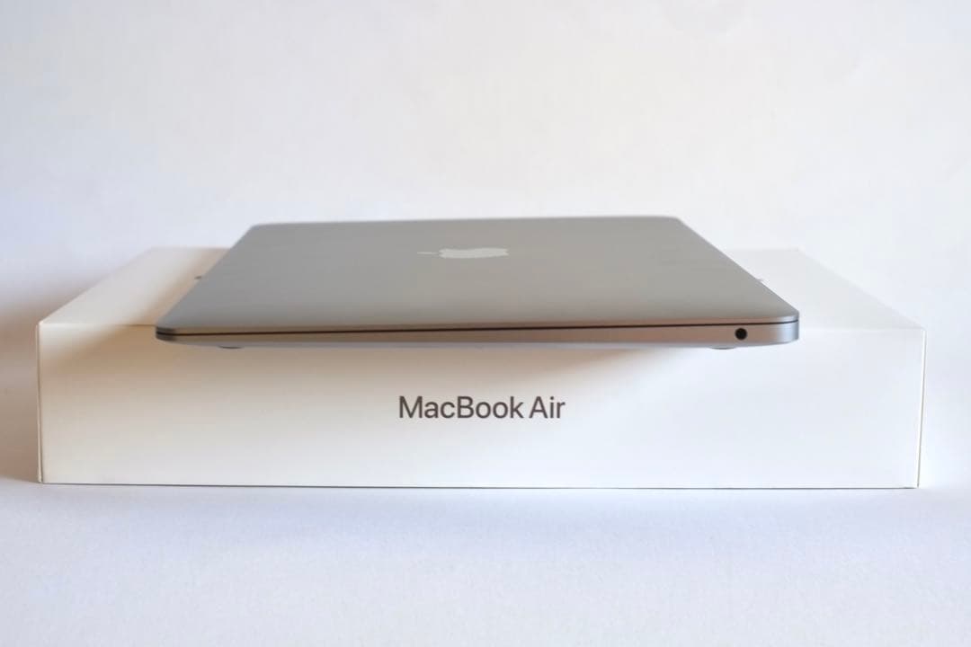 MacBook Air M1 2020 【8GB/256GB】13インチ