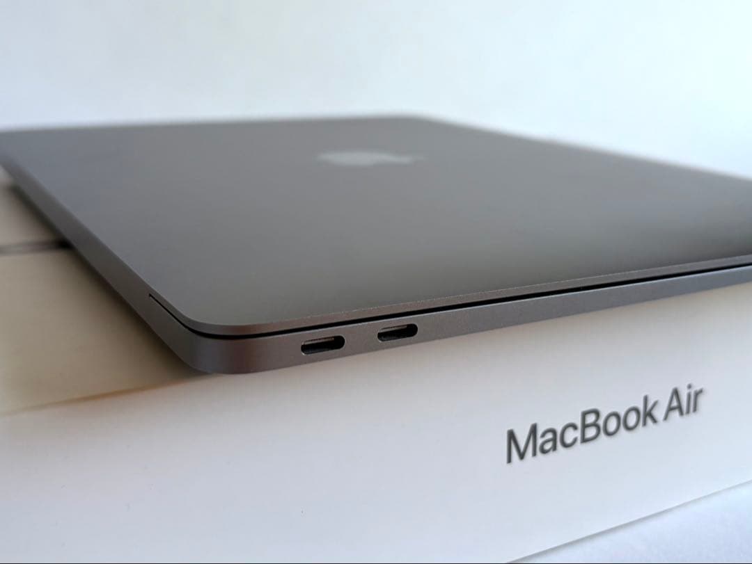 MacBook Air M1 2020 【8GB/256GB】13インチ