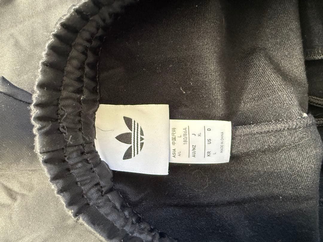 adidas oasis トラックパンツ