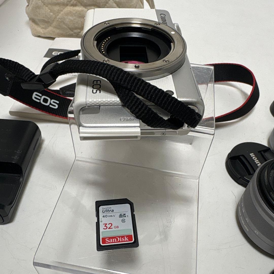 Canon EOS M100 ホワイト レンズ2点 ミニ三脚 備品あり