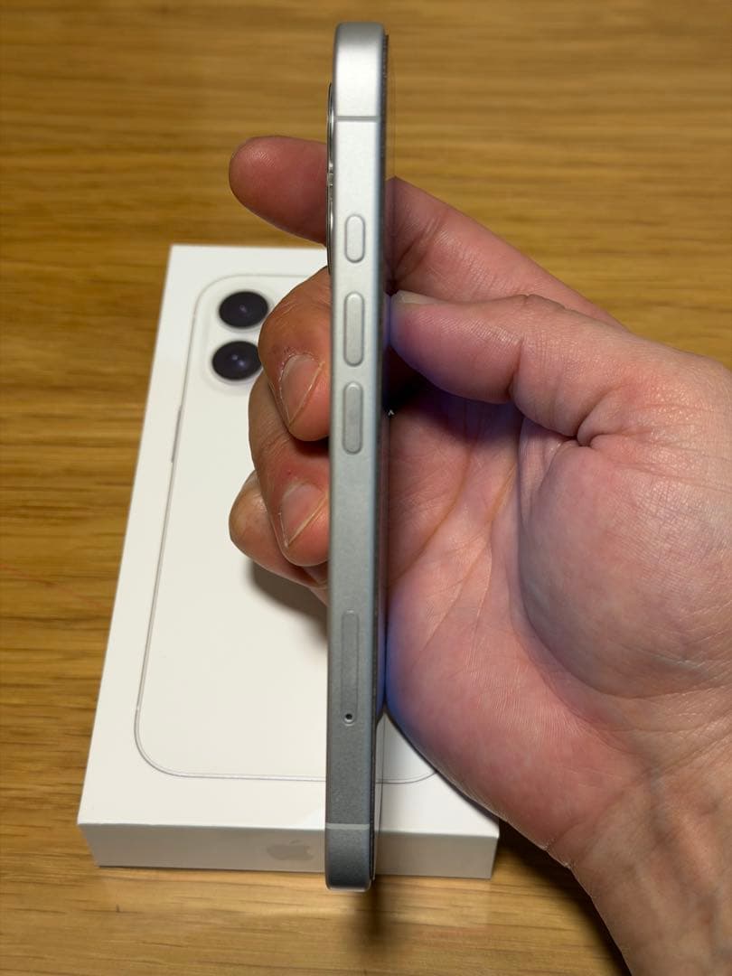 【超美品】iPhone16ホワイト 本体 SIMフリー