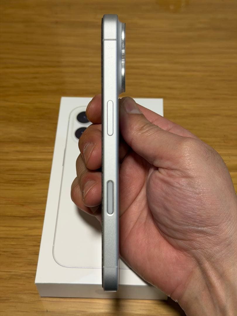 【超美品】iPhone16ホワイト 本体 SIMフリー