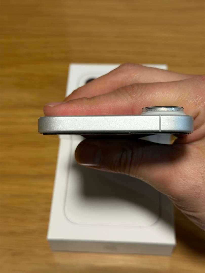 【超美品】iPhone16ホワイト 本体 SIMフリー