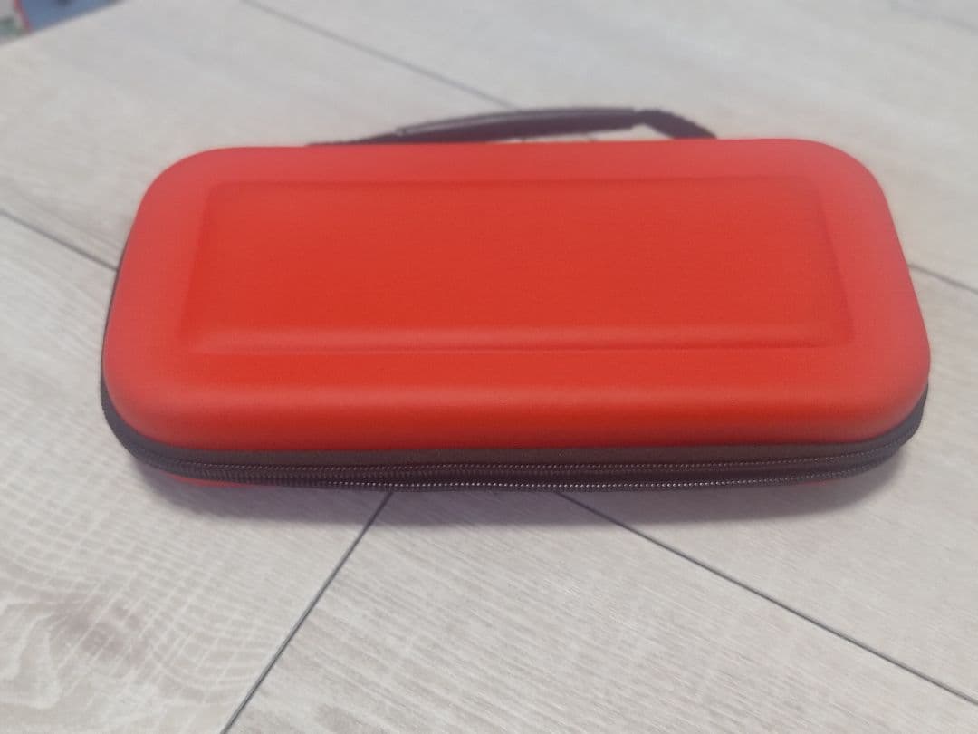 Nintendo Switch 本体 本体カバーとケースとソフト付