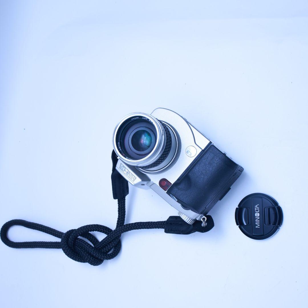 スマホ転送可 MINOLTA デジタルカメラ メモリーカードストラップ付