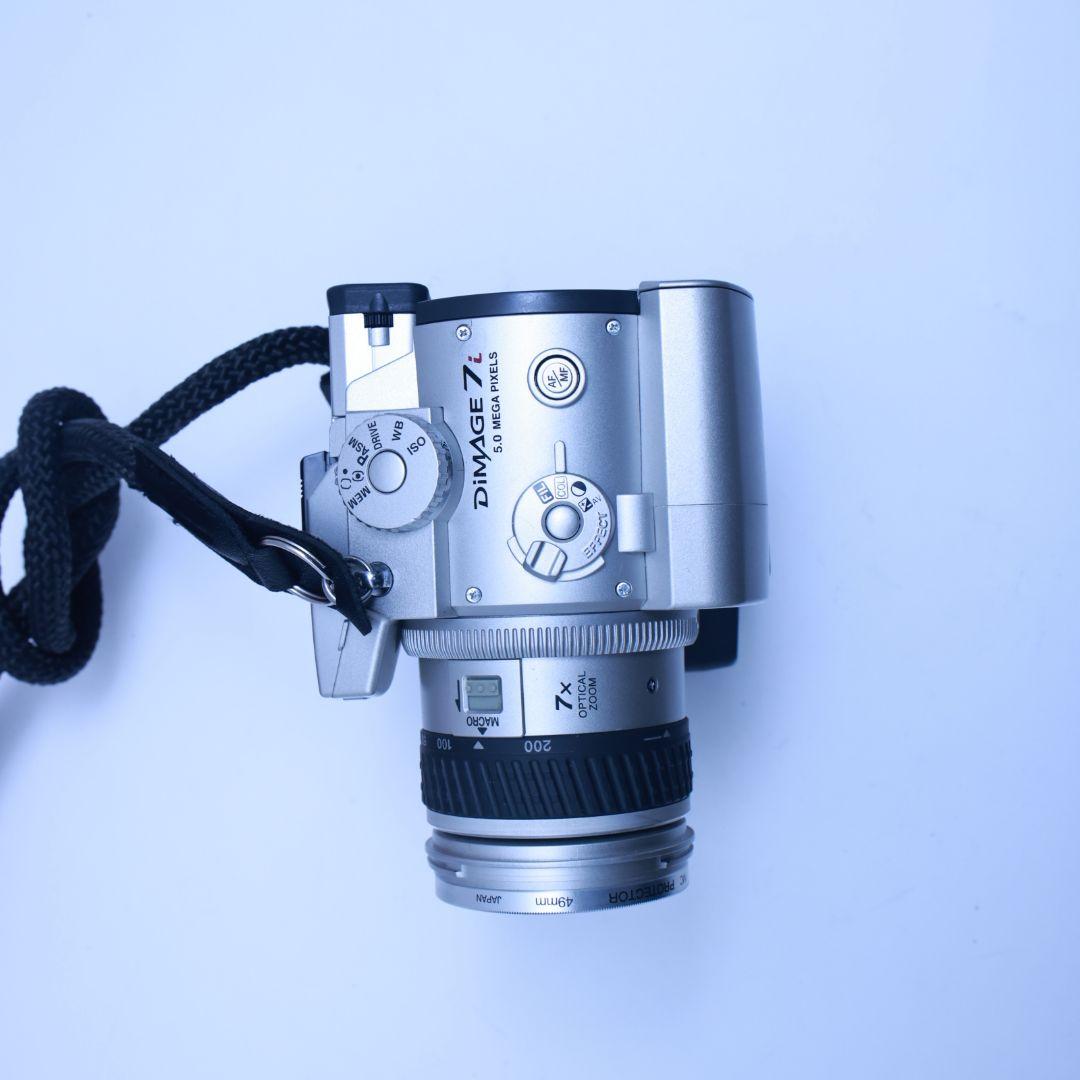 スマホ転送可 MINOLTA デジタルカメラ メモリーカードストラップ付